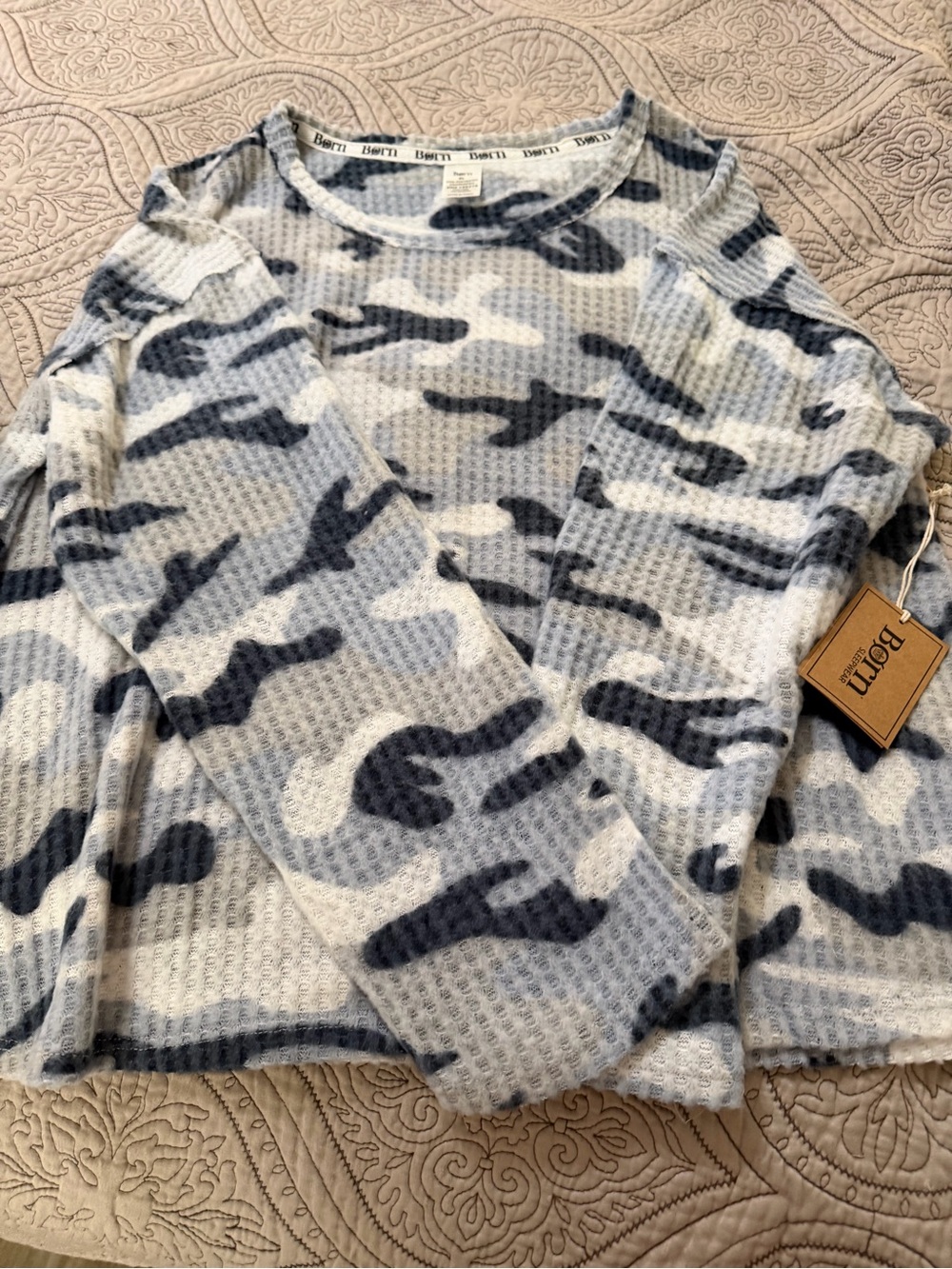 Born women’s pajamas Gray & Navy Camouflage Waffle Knit Pajama Top